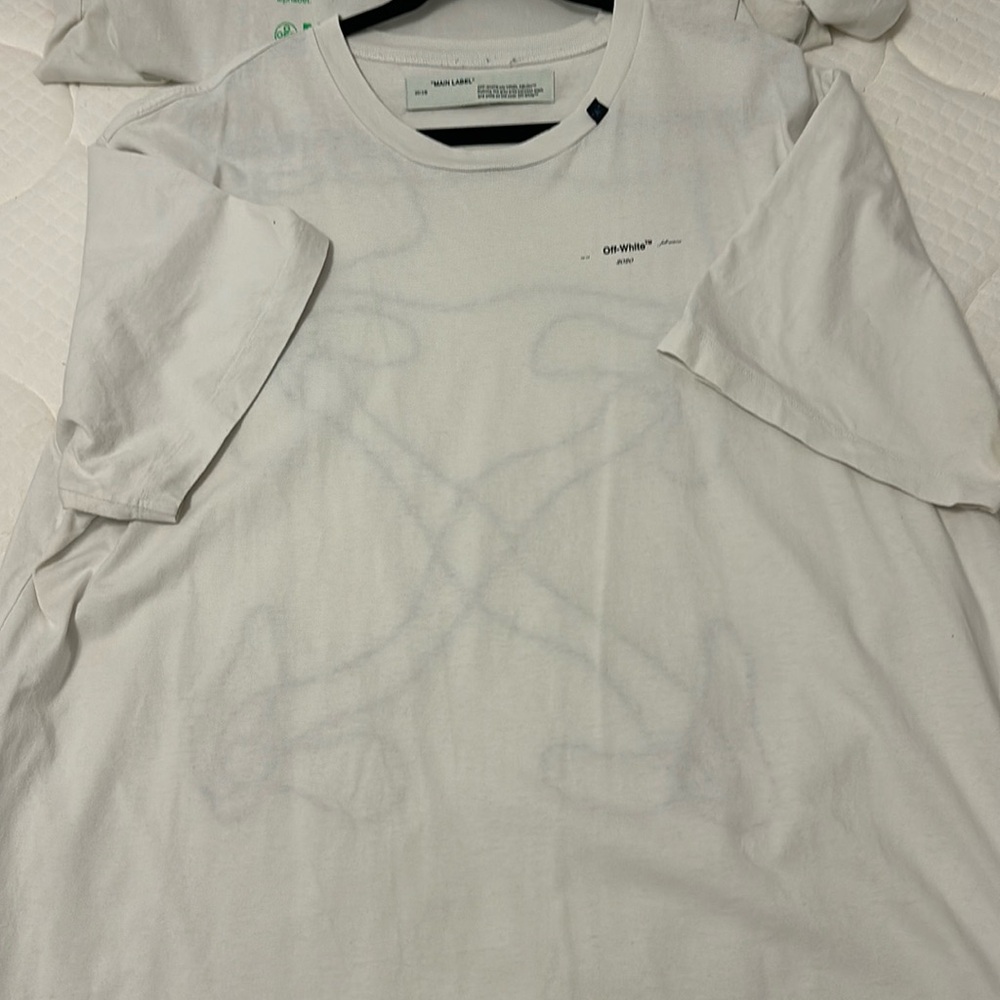 Off white t shirt